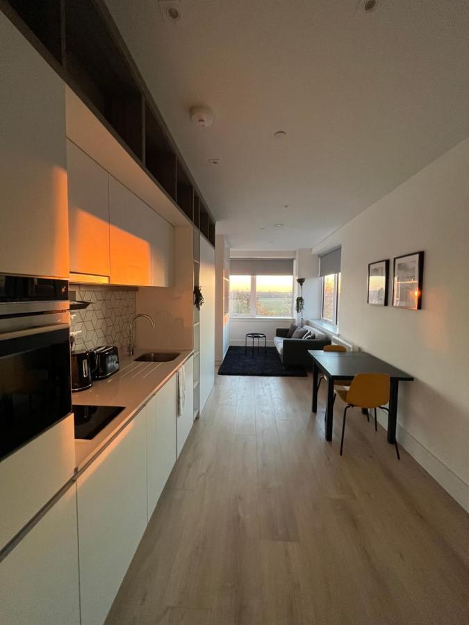 Aeropartment & Aerotel, London Heathrow Airport, Terminal 4, Ev Stations & Cheap Parking On Site! Hillingdon Exterior photo
